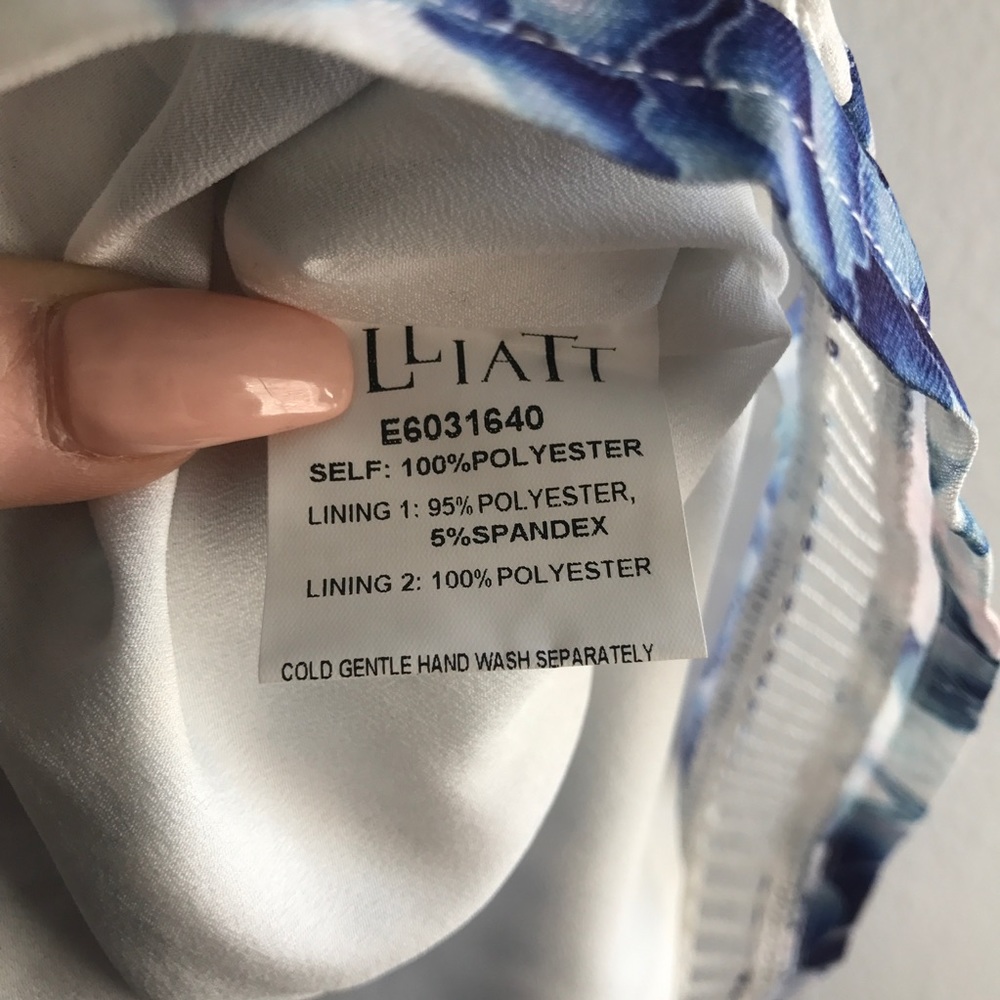 Elliatt • Floral Cold Shoulder Playsuit Romper - Picture 6 of 8